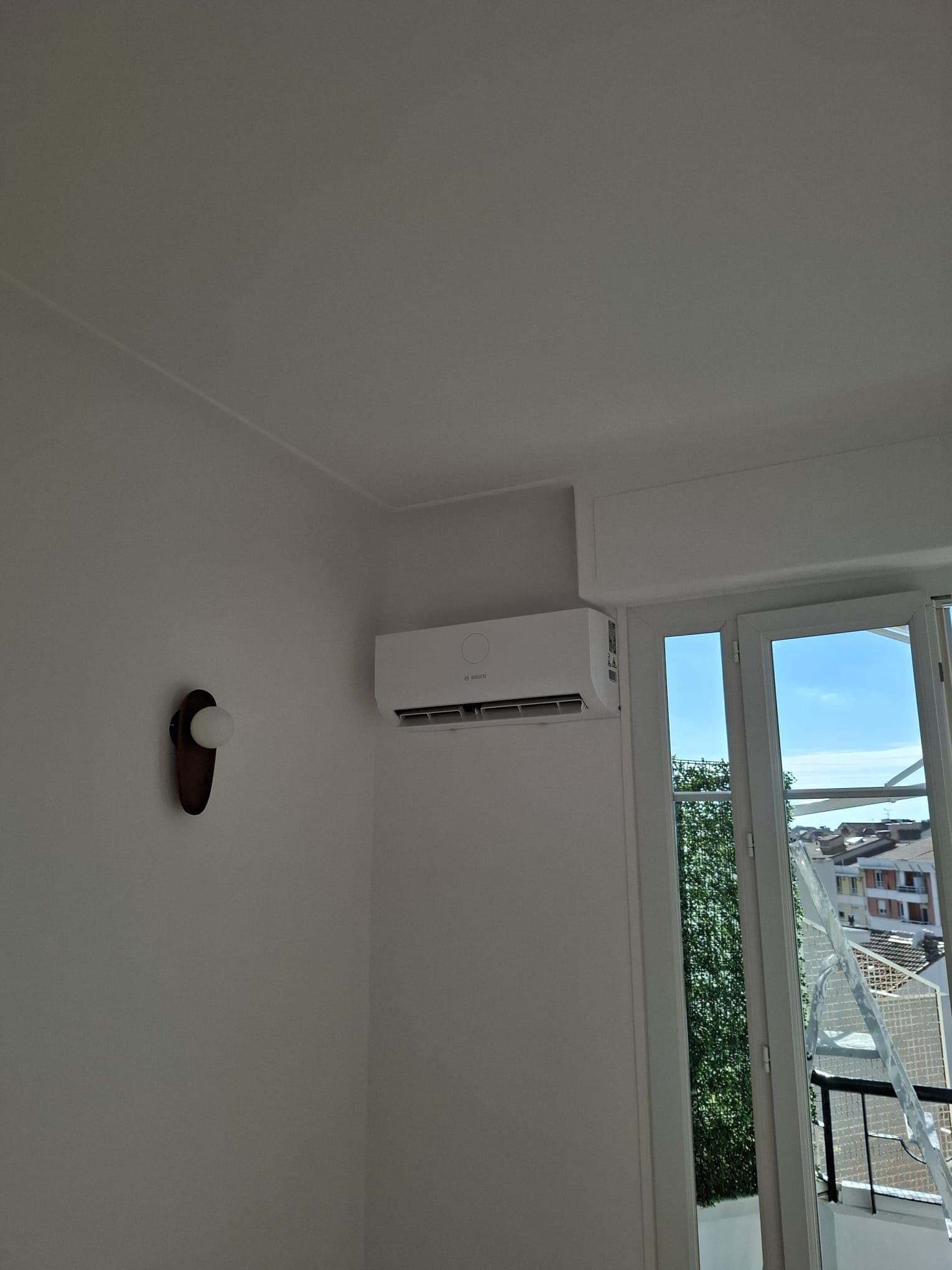 Climatiseur mural avec balcon